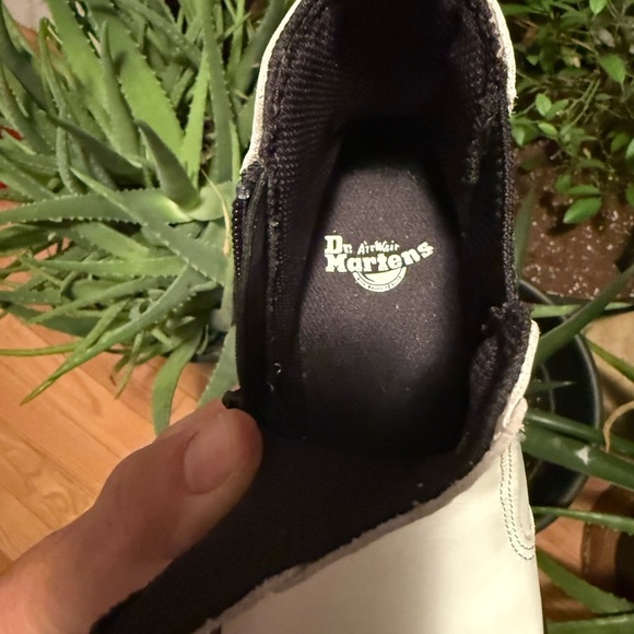 Dr. Martens Juniors Sz 2 White Ankle Boots "Chelsea" VGUC Doc Martens - Picture 7 of 8
